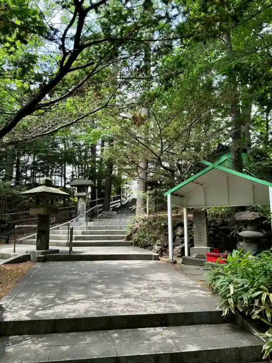 白石神社の庭園