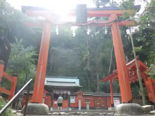 櫟谷宗像神社（松尾大社摂社）の鳥居