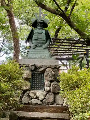 藤森神社の像