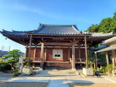 西方寺の本殿・本堂