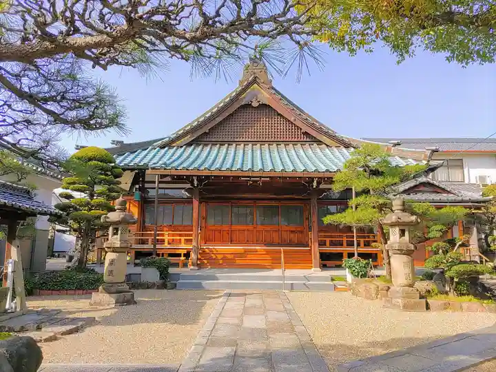 明導寺の本殿・本堂