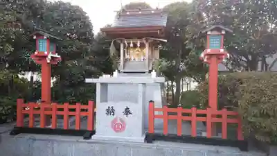 稲荷大明神（そごう横浜店・屋上）の本殿・本堂