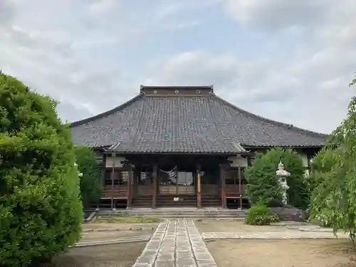 遍照寺の本殿・本堂