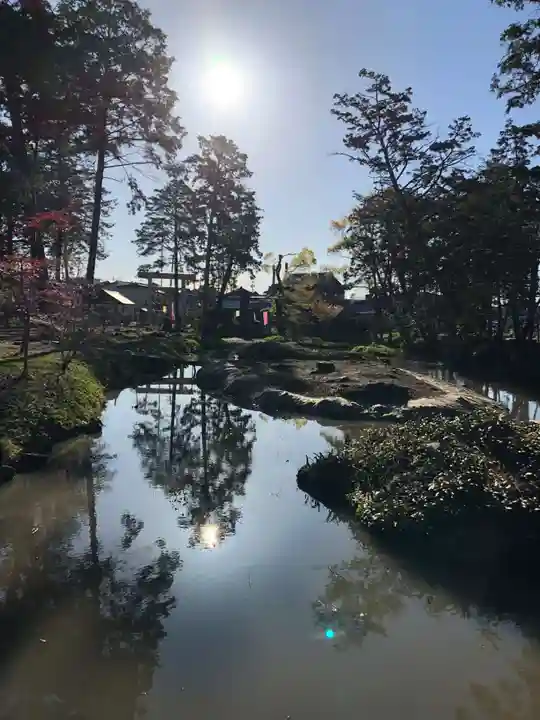 伊奈冨神社の庭園