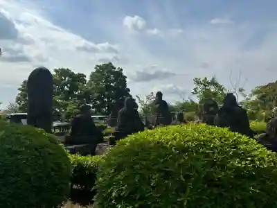 蓮華寺の{uncategorized: "未分類", other: "その他", undefined: "問題あり", building: "その他建物", grave: "お墓", sacred_gate: "鳥居", guardian: "狛犬", statue: "像", buddha: "仏像", history: "歴史", nature: "自然", garden: "庭園", animal: "動物", pagoda: "塔", temizu: "手水舎", mountain_gate: "山門・神門", sanctuary: "本殿・本堂", subordinate: "末社・摂社", art: "芸術", scenery: "景色", jizo: "地蔵", ema: "絵馬", goshuin: "御朱印", omikuji: "おみくじ", items: "授与品その他", amulet: "お守り", goshuincho: "御朱印帳", eats: "食事", festival: "お祭り", votive_dance: "神楽", shichigosan: "七五三参", wedding: "結婚式", experience: "体験その他", initially: "初詣", around: "周辺", anti_infection: "感染症対策"}