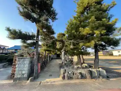 天神社遥拝所の{uncategorized: "未分類", other: "その他", undefined: "問題あり", building: "その他建物", grave: "お墓", sacred_gate: "鳥居", guardian: "狛犬", statue: "像", buddha: "仏像", history: "歴史", nature: "自然", garden: "庭園", animal: "動物", pagoda: "塔", temizu: "手水舎", mountain_gate: "山門・神門", sanctuary: "本殿・本堂", subordinate: "末社・摂社", art: "芸術", scenery: "景色", jizo: "地蔵", ema: "絵馬", goshuin: "御朱印", omikuji: "おみくじ", items: "授与品その他", amulet: "お守り", goshuincho: "御朱印帳", eats: "食事", festival: "お祭り", votive_dance: "神楽", shichigosan: "七五三参", wedding: "結婚式", experience: "体験その他", initially: "初詣", around: "周辺", anti_infection: "感染症対策"}