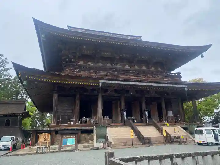 金峯山寺の{uncategorized: "未分類", other: "その他", undefined: "問題あり", building: "その他建物", grave: "お墓", sacred_gate: "鳥居", guardian: "狛犬", statue: "像", buddha: "仏像", history: "歴史", nature: "自然", garden: "庭園", animal: "動物", pagoda: "塔", temizu: "手水舎", mountain_gate: "山門・神門", sanctuary: "本殿・本堂", subordinate: "末社・摂社", art: "芸術", scenery: "景色", jizo: "地蔵", ema: "絵馬", goshuin: "御朱印", omikuji: "おみくじ", items: "授与品その他", amulet: "お守り", goshuincho: "御朱印帳", eats: "食事", festival: "お祭り", votive_dance: "神楽", shichigosan: "七五三参", wedding: "結婚式", experience: "体験その他", initially: "初詣", around: "周辺", anti_infection: "感染症対策"}