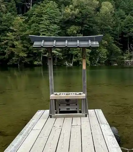 穂高神社奥宮の本殿