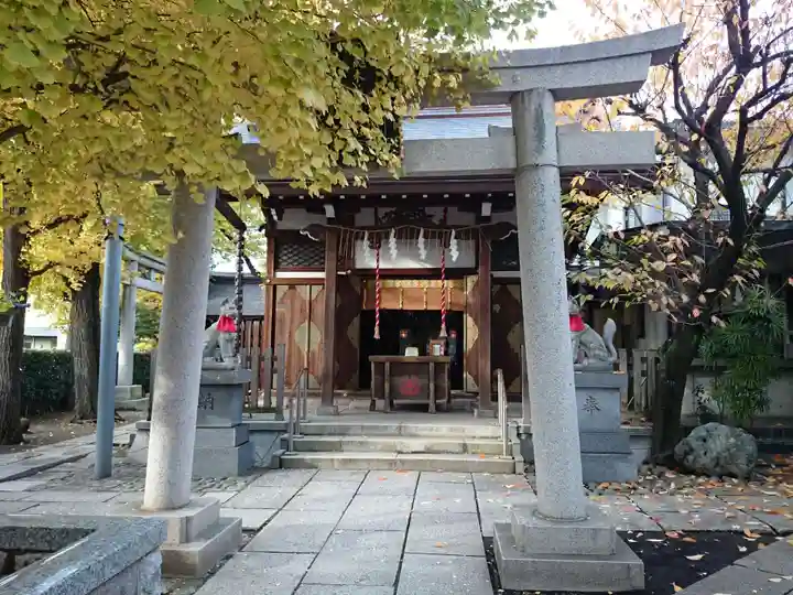 飛木稲荷神社の鳥居