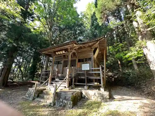 遍照寺の本殿