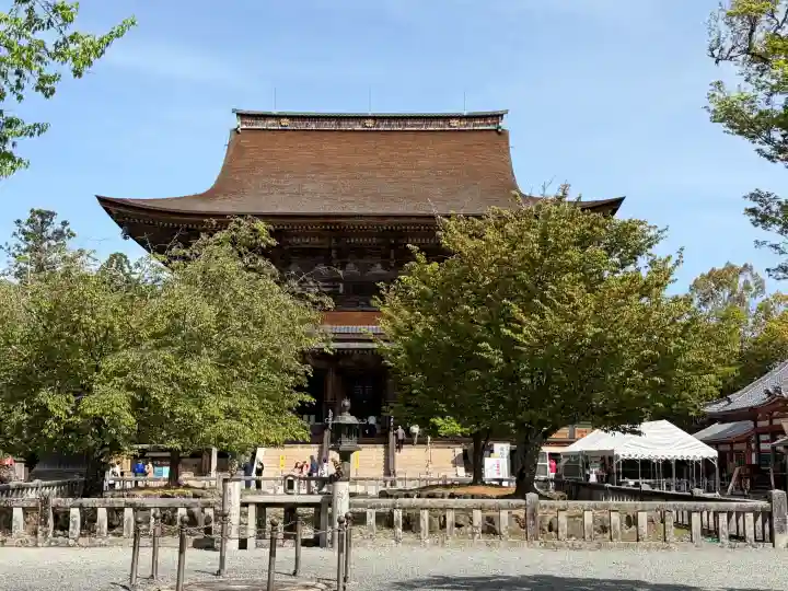 金峯山寺の{uncategorized: "未分類", other: "その他", undefined: "問題あり", building: "その他建物", grave: "お墓", sacred_gate: "鳥居", guardian: "狛犬", statue: "像", buddha: "仏像", history: "歴史", nature: "自然", garden: "庭園", animal: "動物", pagoda: "塔", temizu: "手水舎", mountain_gate: "山門・神門", sanctuary: "本殿・本堂", subordinate: "末社・摂社", art: "芸術", scenery: "景色", jizo: "地蔵", ema: "絵馬", goshuin: "御朱印", omikuji: "おみくじ", items: "授与品その他", amulet: "お守り", goshuincho: "御朱印帳", eats: "食事", festival: "お祭り", votive_dance: "神楽", shichigosan: "七五三参", wedding: "結婚式", experience: "体験その他", initially: "初詣", around: "周辺", anti_infection: "感染症対策"}