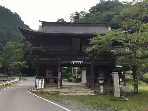 瑠璃寺の山門