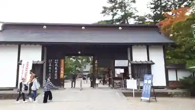 毛越寺の山門・神門
