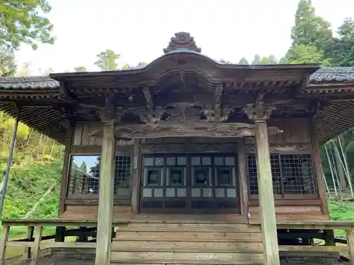 長福寺の本殿