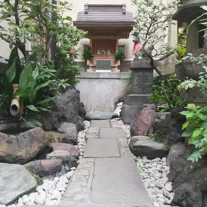 家内喜稲荷神社の本殿・本堂