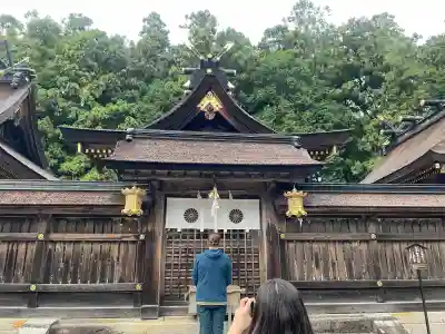 熊野大社の{uncategorized: "未分類", other: "その他", undefined: "問題あり", building: "その他建物", grave: "お墓", sacred_gate: "鳥居", guardian: "狛犬", statue: "像", buddha: "仏像", history: "歴史", nature: "自然", garden: "庭園", animal: "動物", pagoda: "塔", temizu: "手水舎", mountain_gate: "山門・神門", sanctuary: "本殿・本堂", subordinate: "末社・摂社", art: "芸術", scenery: "景色", jizo: "地蔵", ema: "絵馬", goshuin: "御朱印", omikuji: "おみくじ", items: "授与品その他", amulet: "お守り", goshuincho: "御朱印帳", eats: "食事", festival: "お祭り", votive_dance: "神楽", shichigosan: "七五三参", wedding: "結婚式", experience: "体験その他", initially: "初詣", around: "周辺", anti_infection: "感染症対策"}