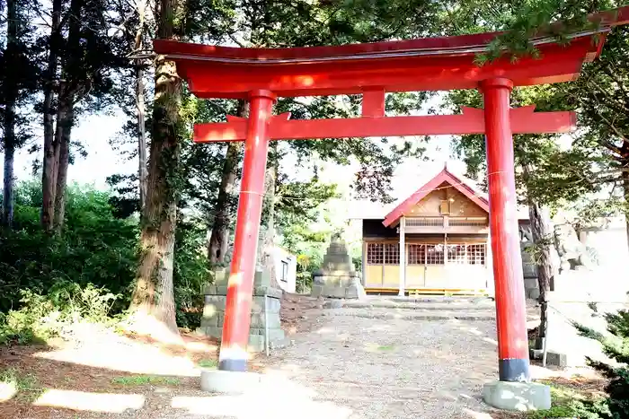 軍川稲荷神社の鳥居