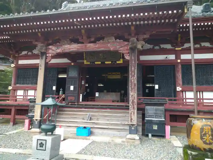 那古寺の本殿・本堂