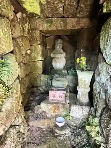 仏隆寺の{uncategorized: "未分類", other: "その他", undefined: "問題あり", building: "その他建物", grave: "お墓", sacred_gate: "鳥居", guardian: "狛犬", statue: "像", buddha: "仏像", history: "歴史", nature: "自然", garden: "庭園", animal: "動物", pagoda: "塔", temizu: "手水舎", mountain_gate: "山門・神門", sanctuary: "本殿・本堂", subordinate: "末社・摂社", art: "芸術", scenery: "景色", jizo: "地蔵", ema: "絵馬", goshuin: "御朱印", omikuji: "おみくじ", items: "授与品その他", amulet: "お守り", goshuincho: "御朱印帳", eats: "食事", festival: "お祭り", votive_dance: "神楽", shichigosan: "七五三参", wedding: "結婚式", experience: "体験その他", initially: "初詣", around: "周辺", anti_infection: "感染症対策"}