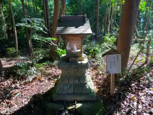 磯部稲村神社の末社