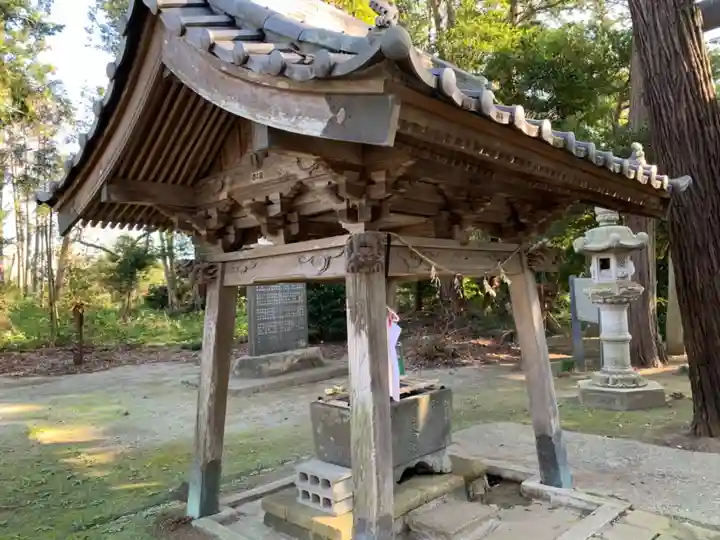 飽富神社の手水舎