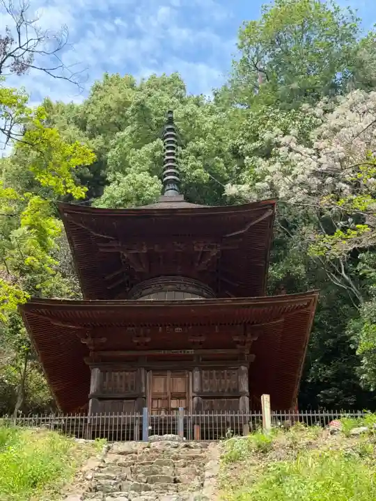 武蔵二宮 金鑚神社の{uncategorized: "未分類", other: "その他", undefined: "問題あり", building: "その他建物", grave: "お墓", sacred_gate: "鳥居", guardian: "狛犬", statue: "像", buddha: "仏像", history: "歴史", nature: "自然", garden: "庭園", animal: "動物", pagoda: "塔", temizu: "手水舎", mountain_gate: "山門・神門", sanctuary: "本殿・本堂", subordinate: "末社・摂社", art: "芸術", scenery: "景色", jizo: "地蔵", ema: "絵馬", goshuin: "御朱印", omikuji: "おみくじ", items: "授与品その他", amulet: "お守り", goshuincho: "御朱印帳", eats: "食事", festival: "お祭り", votive_dance: "神楽", shichigosan: "七五三参", wedding: "結婚式", experience: "体験その他", initially: "初詣", around: "周辺", anti_infection: "感染症対策"}
