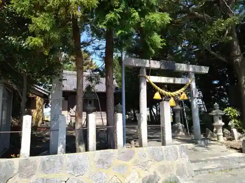 神明社の鳥居