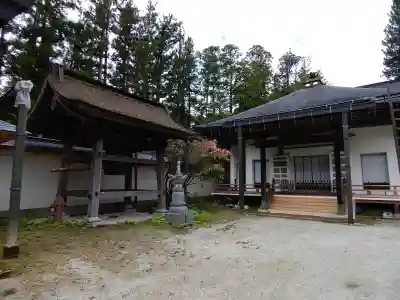 親王院の{uncategorized: "未分類", other: "その他", undefined: "問題あり", building: "その他建物", grave: "お墓", sacred_gate: "鳥居", guardian: "狛犬", statue: "像", buddha: "仏像", history: "歴史", nature: "自然", garden: "庭園", animal: "動物", pagoda: "塔", temizu: "手水舎", mountain_gate: "山門・神門", sanctuary: "本殿・本堂", subordinate: "末社・摂社", art: "芸術", scenery: "景色", jizo: "地蔵", ema: "絵馬", goshuin: "御朱印", omikuji: "おみくじ", items: "授与品その他", amulet: "お守り", goshuincho: "御朱印帳", eats: "食事", festival: "お祭り", votive_dance: "神楽", shichigosan: "七五三参", wedding: "結婚式", experience: "体験その他", initially: "初詣", around: "周辺", anti_infection: "感染症対策"}