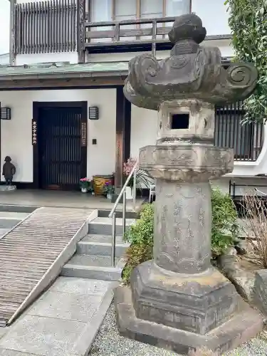 東覺寺の{uncategorized: "未分類", other: "その他", undefined: "問題あり", building: "その他建物", grave: "お墓", sacred_gate: "鳥居", guardian: "狛犬", statue: "像", buddha: "仏像", history: "歴史", nature: "自然", garden: "庭園", animal: "動物", pagoda: "塔", temizu: "手水舎", mountain_gate: "山門・神門", sanctuary: "本殿・本堂", subordinate: "末社・摂社", art: "芸術", scenery: "景色", jizo: "地蔵", ema: "絵馬", goshuin: "御朱印", omikuji: "おみくじ", items: "授与品その他", amulet: "お守り", goshuincho: "御朱印帳", eats: "食事", festival: "お祭り", votive_dance: "神楽", shichigosan: "七五三参", wedding: "結婚式", experience: "体験その他", initially: "初詣", around: "周辺", anti_infection: "感染症対策"}