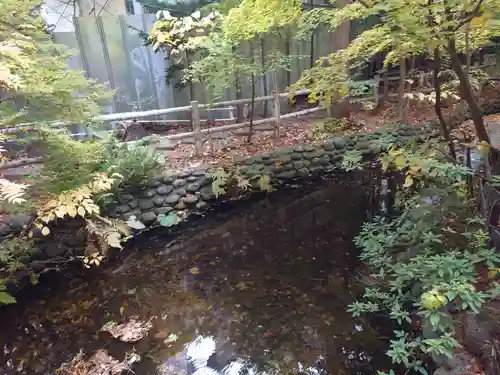 白石神社の庭園
