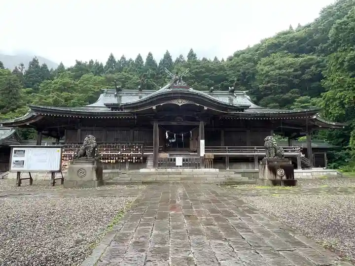 函館八幡宮の本殿・本堂