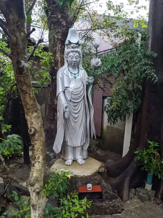 勝満山 崇彦寺の像