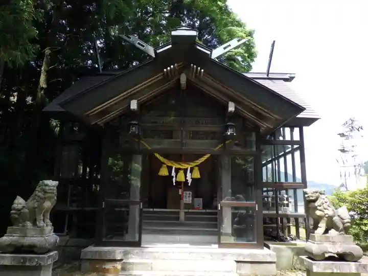 宇奈月神社の本殿・本堂