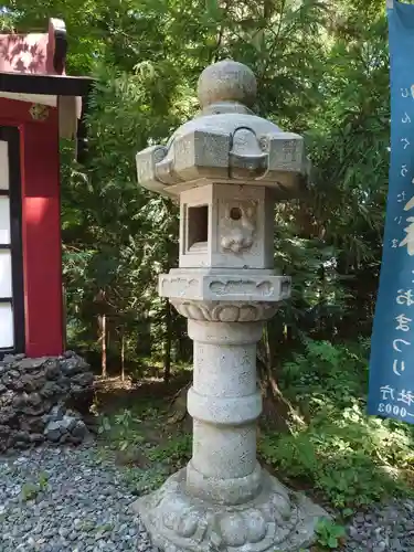 新屋山神社の建物その他