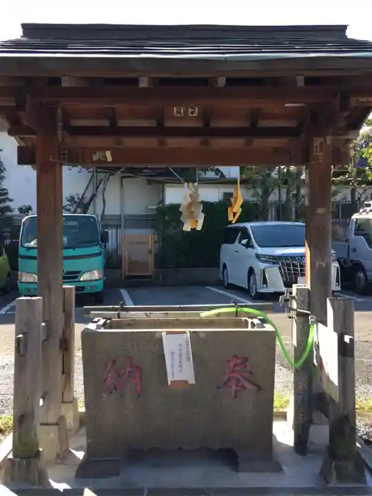 三輪里稲荷神社の手水舎