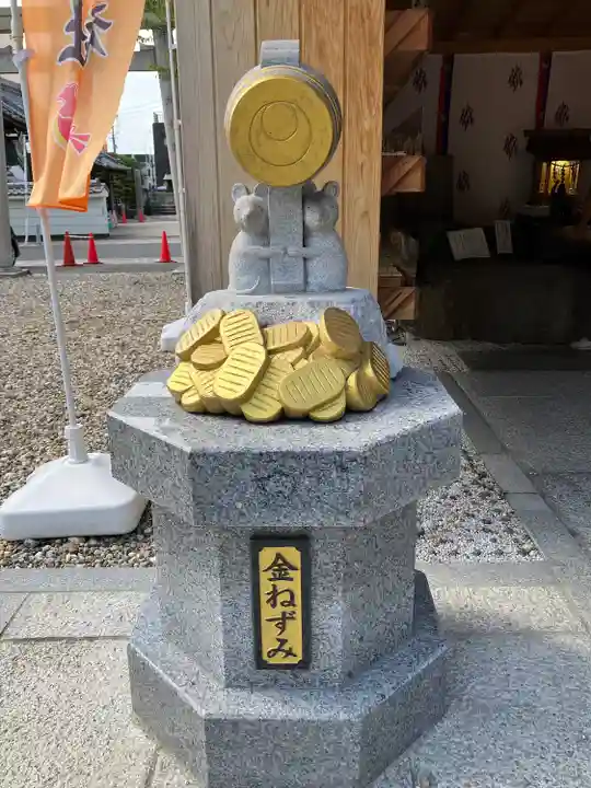 金神社(山田天満宮境内社)の像