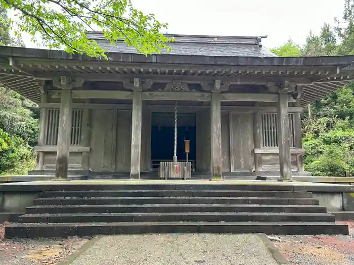 鳥海山大物忌神社本社の本殿