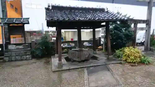 三輪神社の手水舎