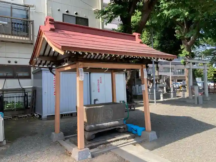 厚木神社の手水舎