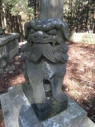 熊野神社の狛犬