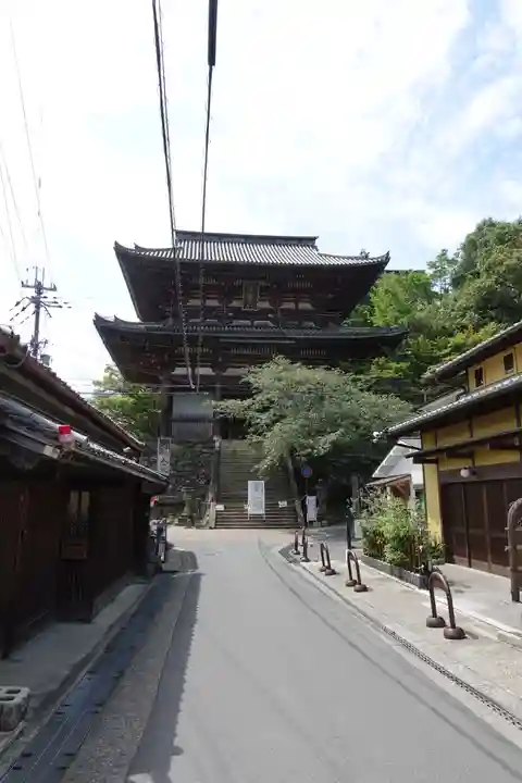 金峯山寺の山門・神門