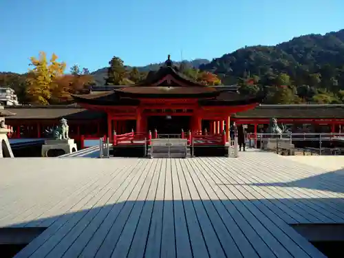 厳島神社の本殿