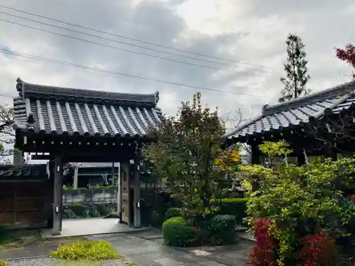 大学院の山門・神門