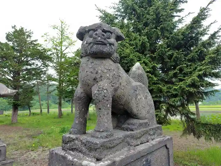 班渓神社の狛犬