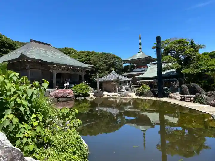 金剛福寺の{uncategorized: "未分類", other: "その他", undefined: "問題あり", building: "その他建物", grave: "お墓", sacred_gate: "鳥居", guardian: "狛犬", statue: "像", buddha: "仏像", history: "歴史", nature: "自然", garden: "庭園", animal: "動物", pagoda: "塔", temizu: "手水舎", mountain_gate: "山門・神門", sanctuary: "本殿・本堂", subordinate: "末社・摂社", art: "芸術", scenery: "景色", jizo: "地蔵", ema: "絵馬", goshuin: "御朱印", omikuji: "おみくじ", items: "授与品その他", amulet: "お守り", goshuincho: "御朱印帳", eats: "食事", festival: "お祭り", votive_dance: "神楽", shichigosan: "七五三参", wedding: "結婚式", experience: "体験その他", initially: "初詣", around: "周辺", anti_infection: "感染症対策"}