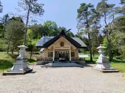 滝上神社の{uncategorized: "未分類", other: "その他", undefined: "問題あり", building: "その他建物", grave: "お墓", sacred_gate: "鳥居", guardian: "狛犬", statue: "像", buddha: "仏像", history: "歴史", nature: "自然", garden: "庭園", animal: "動物", pagoda: "塔", temizu: "手水舎", mountain_gate: "山門・神門", sanctuary: "本殿・本堂", subordinate: "末社・摂社", art: "芸術", scenery: "景色", jizo: "地蔵", ema: "絵馬", goshuin: "御朱印", omikuji: "おみくじ", items: "授与品その他", amulet: "お守り", goshuincho: "御朱印帳", eats: "食事", festival: "お祭り", votive_dance: "神楽", shichigosan: "七五三参", wedding: "結婚式", experience: "体験その他", initially: "初詣", around: "周辺", anti_infection: "感染症対策"}