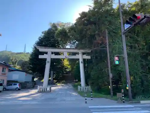 諏訪大社上社前宮の鳥居