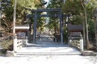 諏訪大社下社秋宮の鳥居