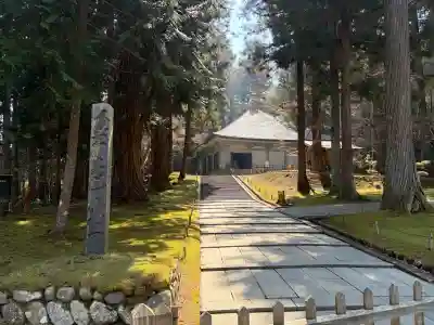 中尊寺金色堂の{uncategorized: "未分類", other: "その他", undefined: "問題あり", building: "その他建物", grave: "お墓", sacred_gate: "鳥居", guardian: "狛犬", statue: "像", buddha: "仏像", history: "歴史", nature: "自然", garden: "庭園", animal: "動物", pagoda: "塔", temizu: "手水舎", mountain_gate: "山門・神門", sanctuary: "本殿・本堂", subordinate: "末社・摂社", art: "芸術", scenery: "景色", jizo: "地蔵", ema: "絵馬", goshuin: "御朱印", omikuji: "おみくじ", items: "授与品その他", amulet: "お守り", goshuincho: "御朱印帳", eats: "食事", festival: "お祭り", votive_dance: "神楽", shichigosan: "七五三参", wedding: "結婚式", experience: "体験その他", initially: "初詣", around: "周辺", anti_infection: "感染症対策"}