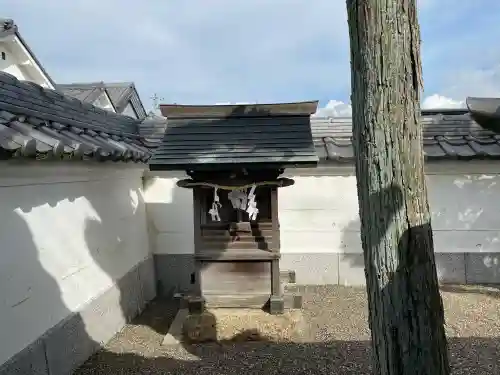 笠懸の宮 (笠懸神社)の{uncategorized: "未分類", other: "その他", undefined: "問題あり", building: "その他建物", grave: "お墓", sacred_gate: "鳥居", guardian: "狛犬", statue: "像", buddha: "仏像", history: "歴史", nature: "自然", garden: "庭園", animal: "動物", pagoda: "塔", temizu: "手水舎", mountain_gate: "山門・神門", sanctuary: "本殿・本堂", subordinate: "末社・摂社", art: "芸術", scenery: "景色", jizo: "地蔵", ema: "絵馬", goshuin: "御朱印", omikuji: "おみくじ", items: "授与品その他", amulet: "お守り", goshuincho: "御朱印帳", eats: "食事", festival: "お祭り", votive_dance: "神楽", shichigosan: "七五三参", wedding: "結婚式", experience: "体験その他", initially: "初詣", around: "周辺", anti_infection: "感染症対策"}